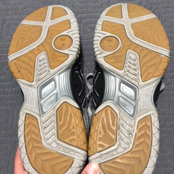 Women’s ASICS - Picture 3 of 3